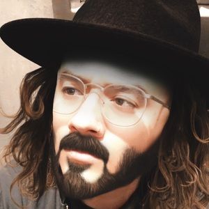 Meet your Posher, Moises